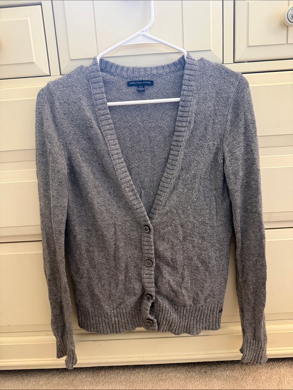 AEO 🦅 Heather Grey V-Neck Button Cardigan, slightly oversized and cozy